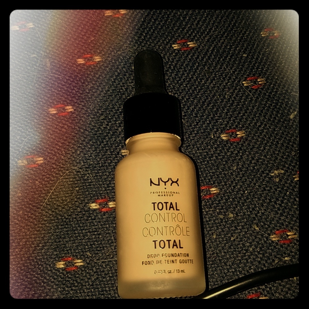 NYX Total Control Drop Foundation in Alabaster